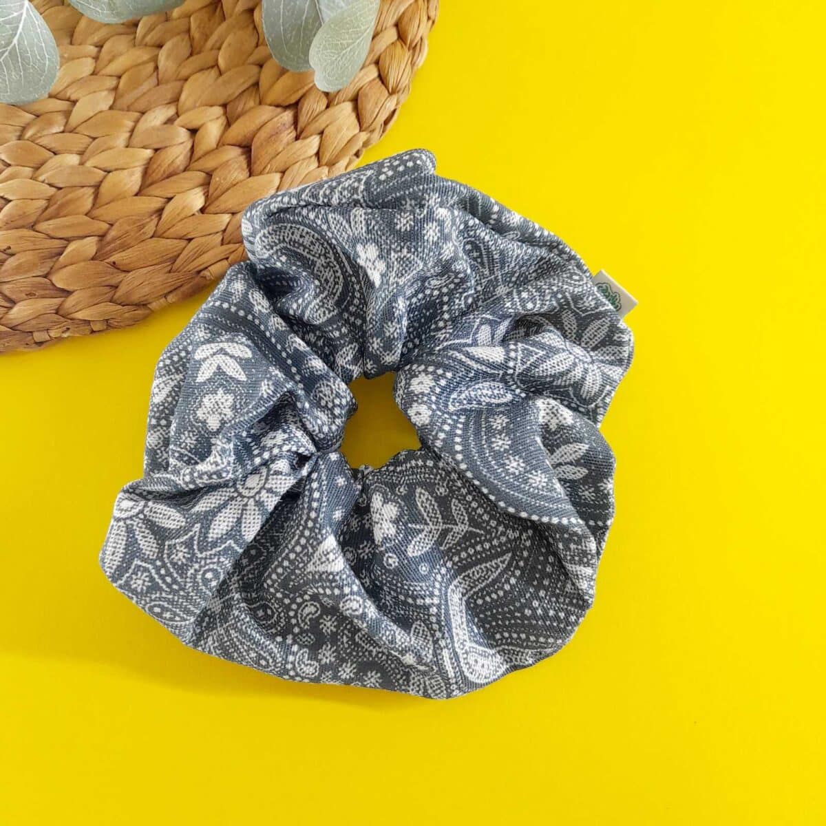 Maxi scrunchie "Gray nature"