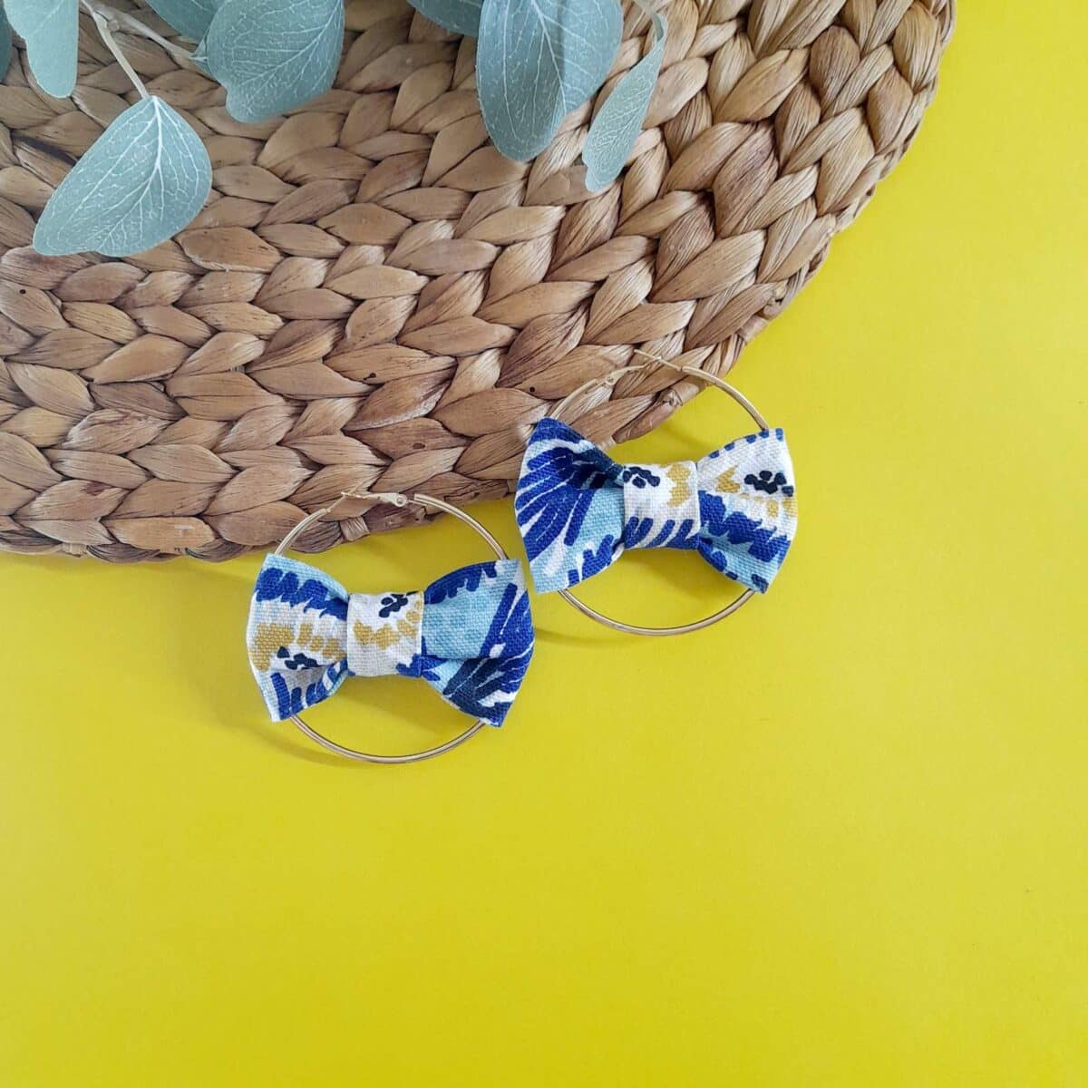 Κρίκοι με φιόγκο "Blue chrysanthemun"