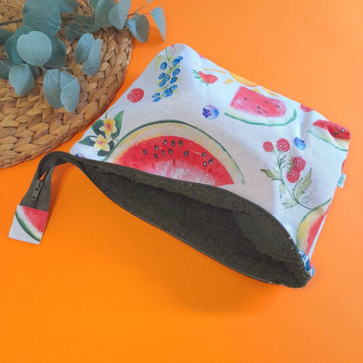 Νεσεσέρ με πετσέτα "Watermelon-Dark olive"